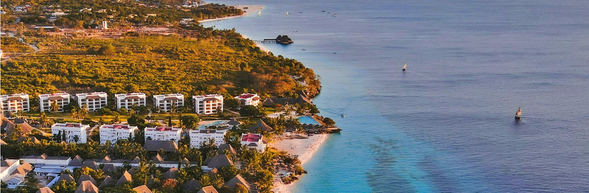 飛抵坦尚尼亞後,由專人接機。當天安排輕鬆活動,前往小型動物保護區,與長頸鹿、斑馬近距離互動,為旅程揭開野性序章。