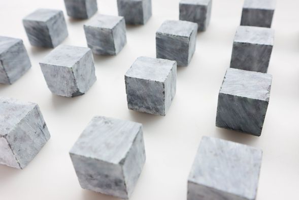 墨玉冰塊
●台灣墨玉為弱鹼性,冰塊造型適合放進水壺品嘗好水
●尺寸:約2×2×2 (cm)
●款式皆為工藝師半手工雕刻故尺寸不定