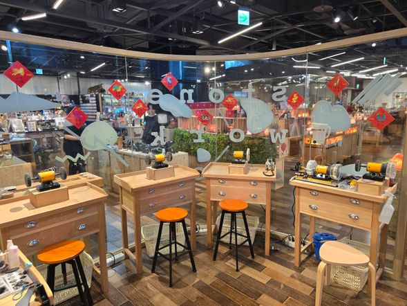 抵達台灣黑土 松菸店
★台北市信義區菸廠路88號
(誠品生活松菸店-2F)