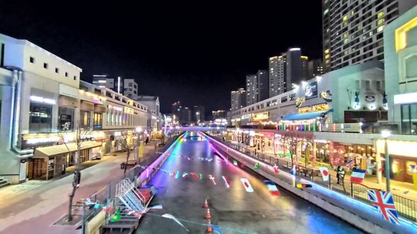 靠近金浦機場的景點 - Laveniche廣場,適合晚班飛機,前往機場前多欣賞一下絕美夜景