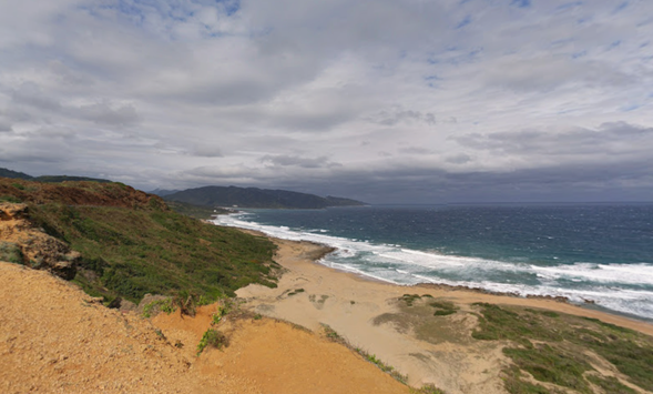 屏東海岸線特有的東北季風,將海岸線的沙子吹上山而呈現的特色景區 - 風吹沙