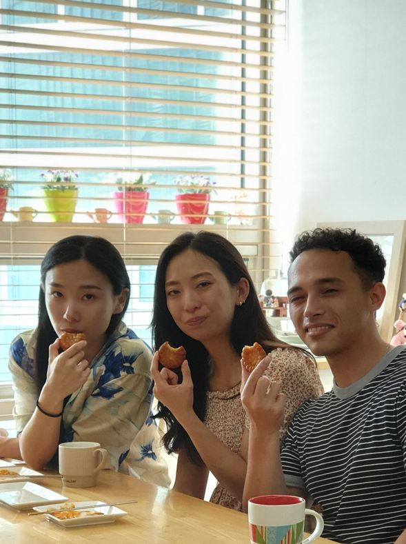 跟朋友一起來體驗製作傳統藥果