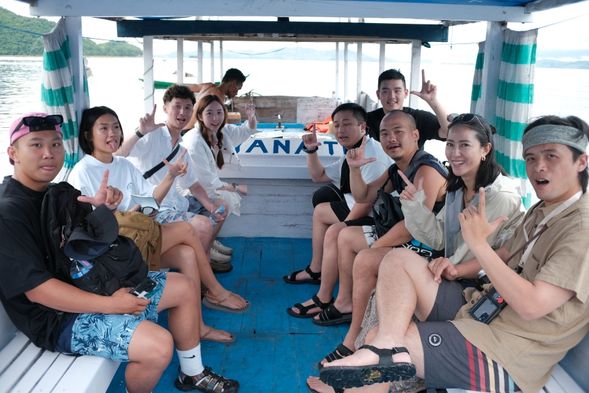 搭乘當地小船→蘭科洞穴