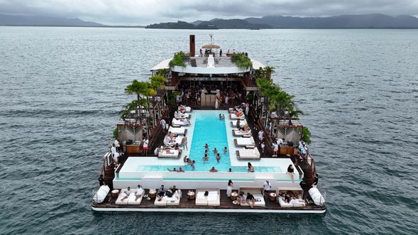 自由選擇活動 擇一
1 Yona Phuket Beach Club
2 Café Del Mar Phuket
3 人妖秀
4 夢幻嘉年華+自助晚餐
5 天皇秀