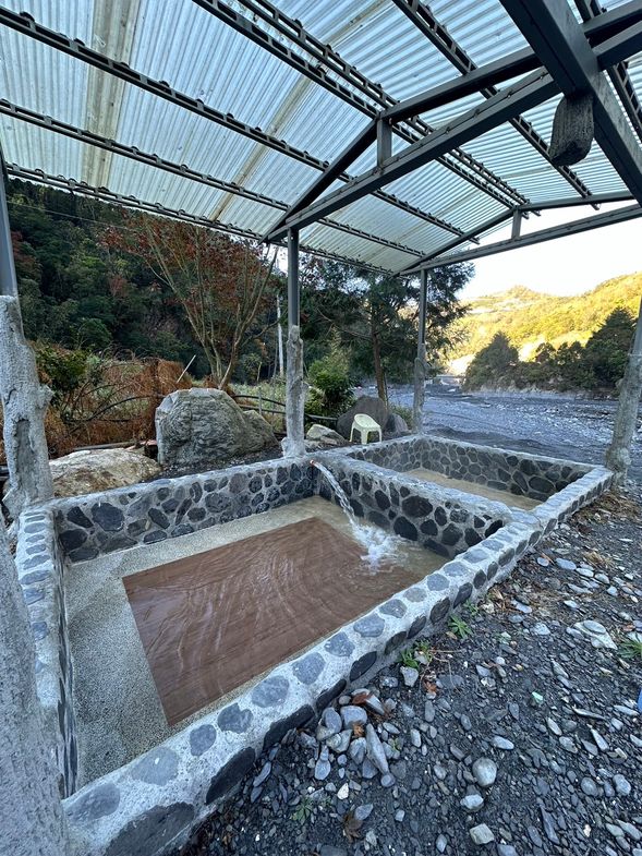 【營區戶外泡湯池】