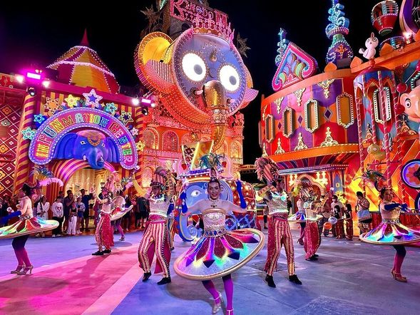 夢幻嘉年華+自助晚餐