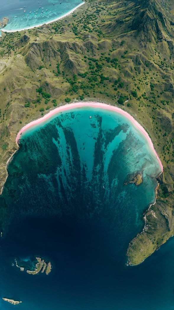 【粉紅沙灘 Pink Beach】