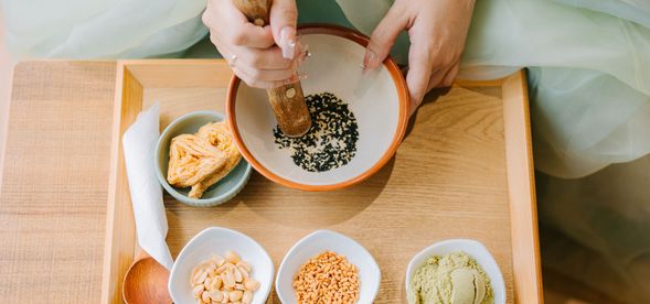 位於六國茶室的擂茶體驗,是臺灣客家茶文化館必體驗的遊程之一,體驗客家人的硬頸精神與滋味。