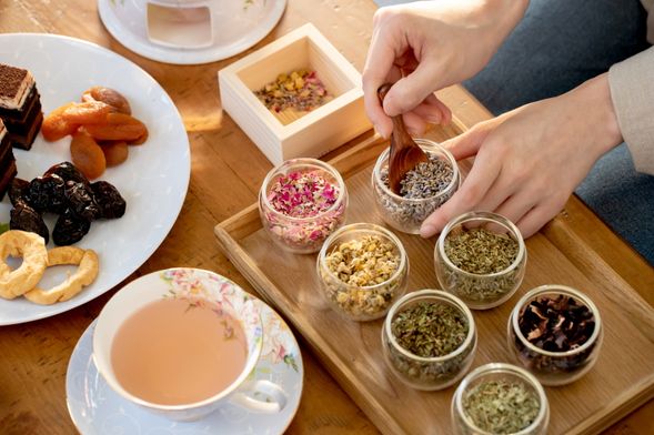 調茶師為您呈現各式花草特性與風味