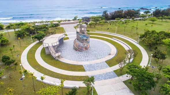 成功海濱公園欣賞絕美海景、發呆亭上聽海吹吹風