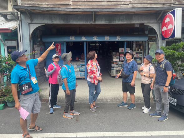 關山老屋巡禮: 里壠驛→嘉賓旅社→福生堂藥房→ 金玉旅社→關山在地伴手禮老店 (永全花生酥、泰祥封仔餅、親水軒、火盛製餅舖)