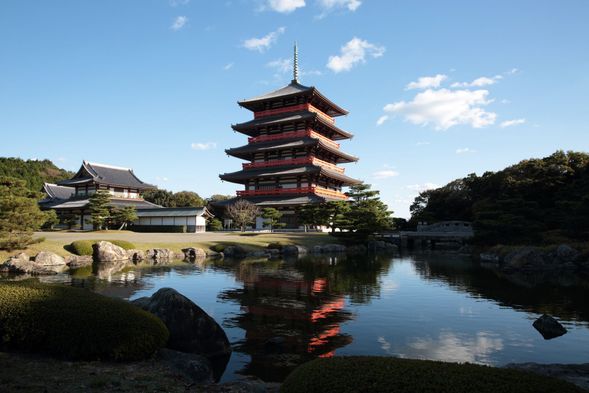Please note that at Rengein Tanjoji Okunoin, the five-story pagoda is currently undergoing renovation work, which is expected to last through the end of October. but please understand that you will not be able to see the five-story pagoda exactly as it appears in photos during your visit.