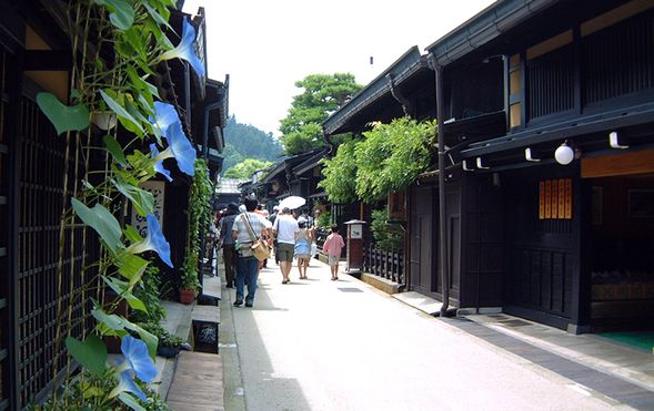 Hida Takayama
Free time to explore the historic old town. (Approx. 70 minutes)