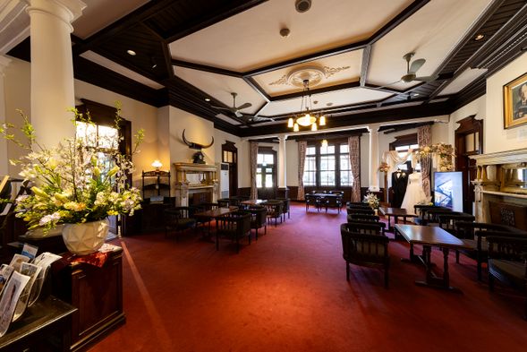 Stroll through the Mitsui Port Club