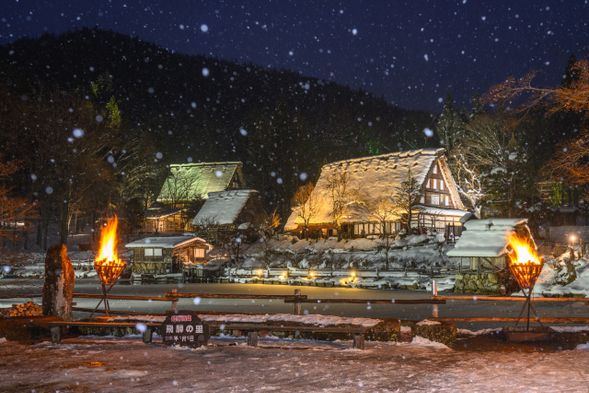 Hida Village
(The snow-covered Gassho-style houses illuminated by lights are sure to impress. Enjoy the scenery as if you were transported to the world of fairy tales. / Approximately 30 minutes)