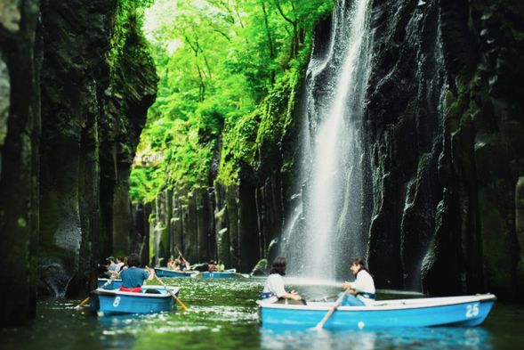 Takachiho Scenic Boat Ride Experience is include in this tour!
