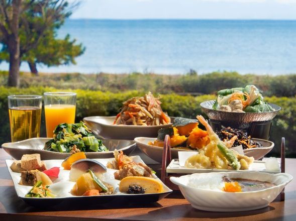 Imazu Sunbridge Hotel
(Lunch buffet at a hotel located on the shores of Lake Biwa / approx. 60 minutes)