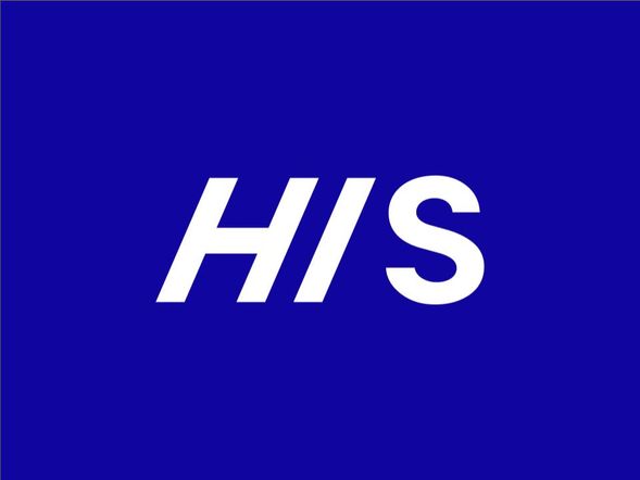 Our tour guide will greet you holding a welcome board displaying our logo.