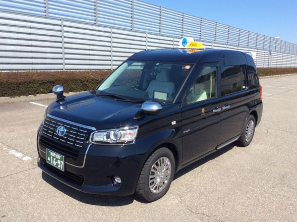 Transfer from Komatsu Airport to your hotel in Kanazawa city
Our driver will be waiting for you according to your arrival flight.
※Only flights arriving before 14:00