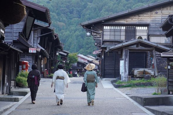 Nakasendo Trekking: Narai-juku to Yabuhara Station (Lunch on your own)