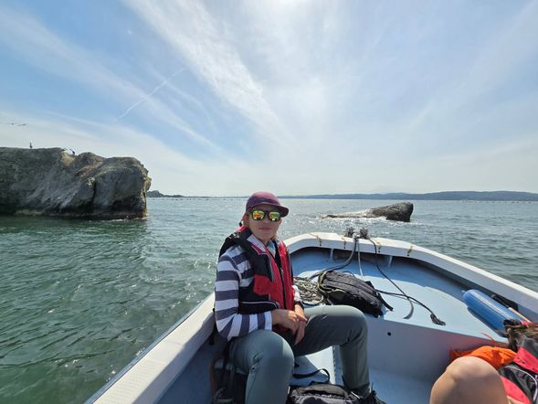 Breakfast at the Hotel with Japanese Set Menu
10:00 Depart hotel
We will hike the beautiful Urato Shoto Island area off the
coast of Matsushima Bay.
Lunch is bento box on trail intervals