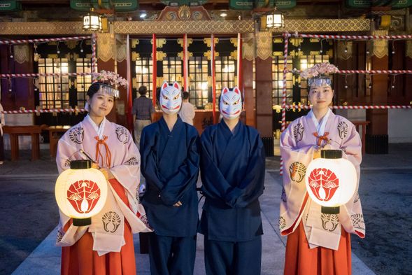 18:30 Main event : Enchating Fox’s Wedding Procession” ( 40 minutes )