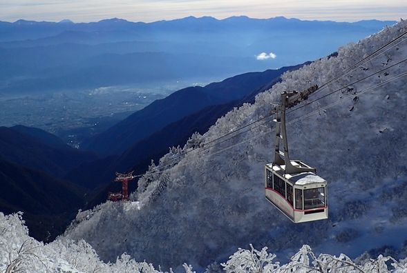 <Komagatake Ropeway (approx. 10 min) / A silver-white world! Enjoy a non-ordinary aerial walk with breathtaking scenery!>