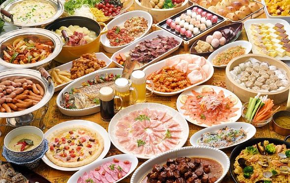 Gotemba Kogen Beer Mugibatake (Approx. 60 min)
Dinner buffet featuring over 40 dishes with unlimited local craft beer, wine, and soft drinks.
