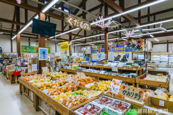 In addition to watching the competition, enjoy shopping at Roadside Station Kashima
