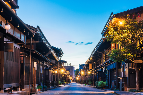 Stroll around Takayama Old Town(75min)