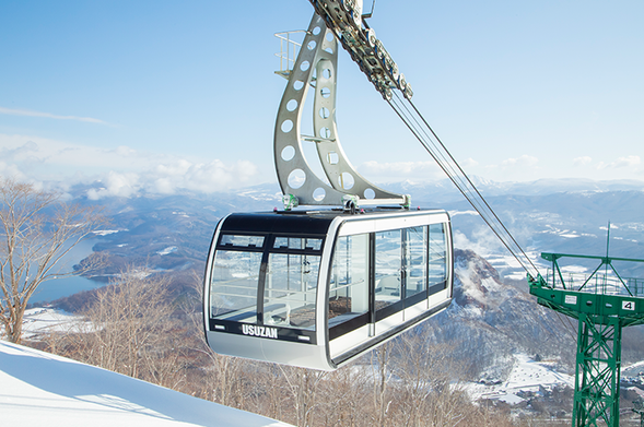 Mt. Usu Ropeway (Ticket Included)
/Showa Shinzan Bear Farm (Optional ・not included)【75 min】