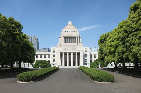 National Diet Building(Drive by)
※From January 2025: A view of the National Diet Building from the car window will not be available due to a route change.