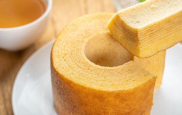 La Collina Omi-Hachiman: Shop for the famous Baumkuchen and other sweets at this stylish complex (approx. 60 minutes)