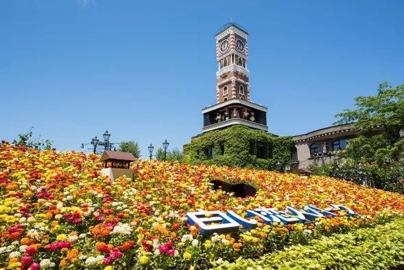 Shopping at Shiroi Koibito Park(40 min)