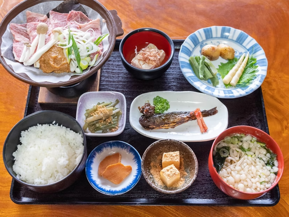 Lunch at the Restaurant(60min)※The menu may change