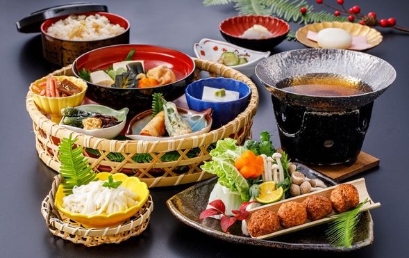 Ichinohashi Tenpu
Enjoy a hearty Koyasan local cuisine lunch. (Approx. 50 minutes)