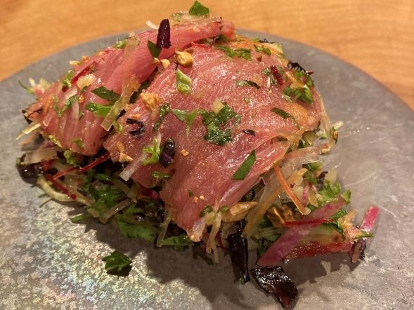 Lunch Onboard – Chinese Cuisine by Muramatsu
Enjoy a refined Chinese lunch prepared with fresh local ingredients from Shizuoka. The dishes are elegantly presented with colorful garnishes and a delicate balance of flavors.