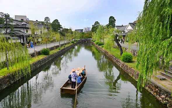 Kurashiki Bikan Historical Quarter
(Stroll through the retro-modern white-walled streets / approx. 60 minutes)