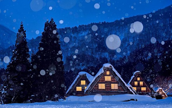 Shirakawago
(Enjoy the limited-time Shirakawago Light-Up / approx. 2 hours)
※ Please note: This tour does not include access to the observatory. Shuttle buses to the observatory are unavailable, and walking access is not permitted.