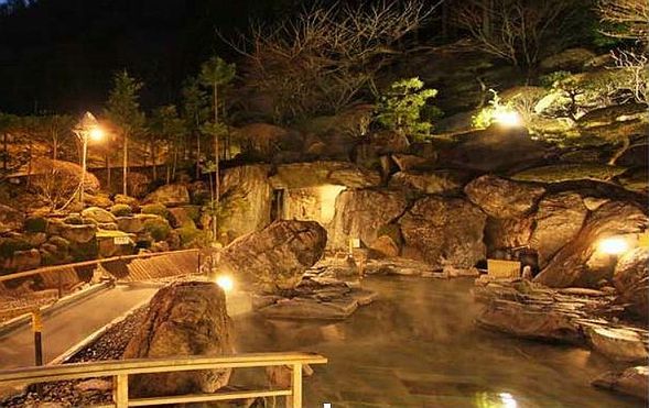 Evening: Traditional Japanese Kaiseki banquet dinner and free time for hot spring baths.