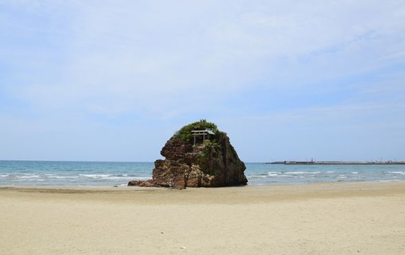 Inasa Beach
(Visit the site where the Kami-mukae Shinto ritual takes place / approx. 15 minutes)