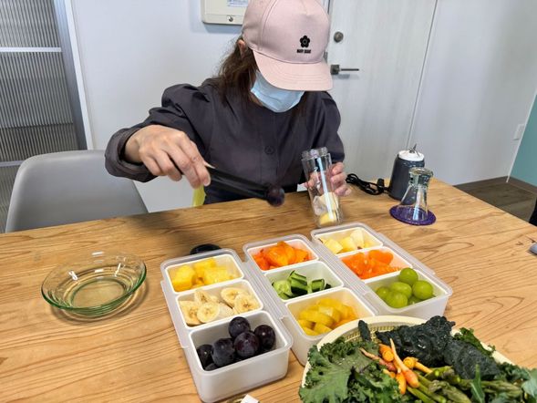 Making smoothies with vegetables I harvested yourself