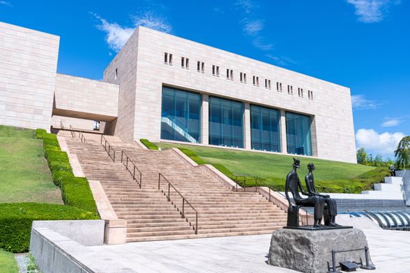 ①9:30 / ②13:30
MOA museum
(1.25 hour free time)