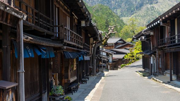 Stroll through the historic preservation streets of Tsumago-juku (~50 mins).