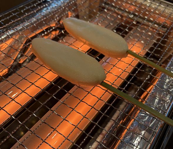 Drilled Sasakamaboko(Fish cake) hand-grilling experience