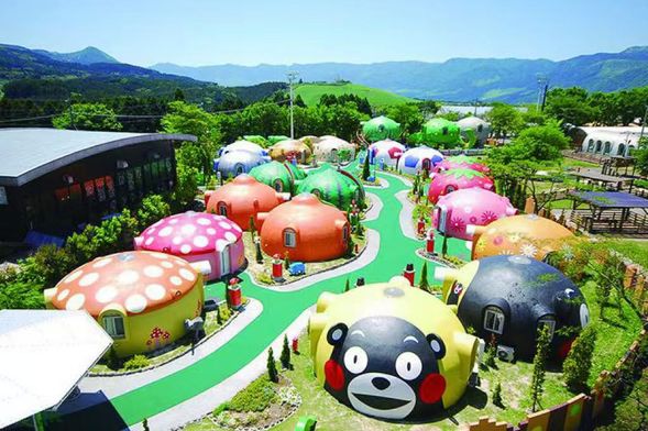 Aso Farm Land - Genki no Mori
Enjoy free time for lunch and sightseeing, and you can also experience a helicopter ride for an aerial view of the volcano crater. Please note that the helicopter fee is not included in the package; it can be purchased on-site or pre-booked via QR code.