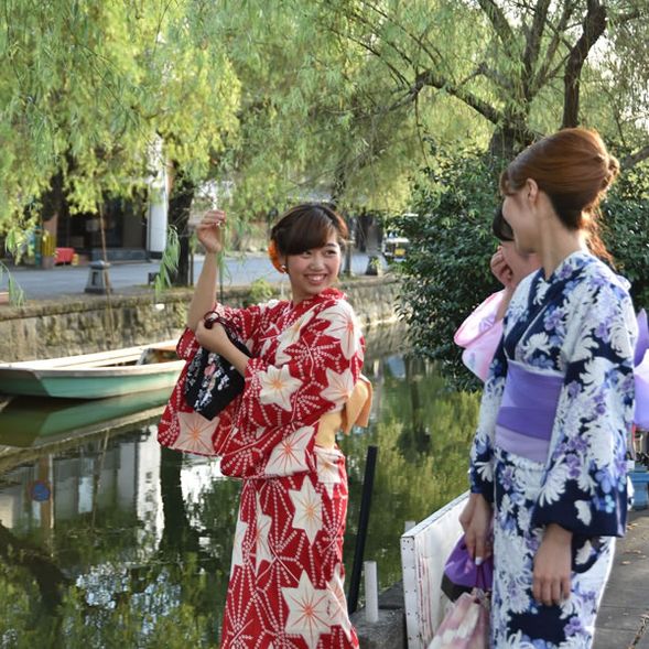 Stroll Around Yanagawa Traditional Town in Kimono