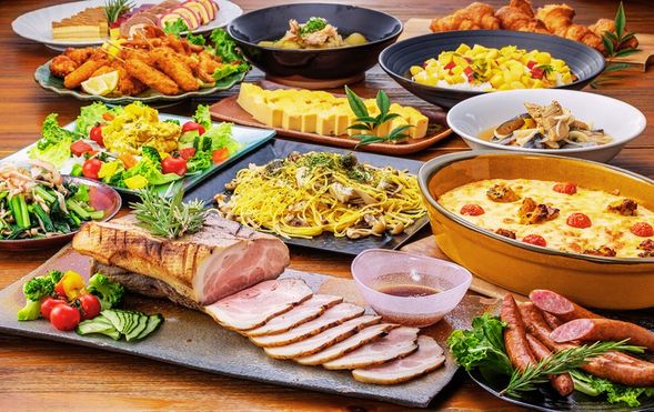 Harvest Hill
(60-minute dinner buffet & fireworks show)