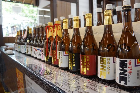 Taste various sakes at Yoshinoya Sake Brewery (nearby the temple) and learn more about the iconic Japanese beverage.