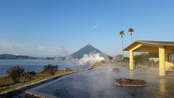 Tamatebako Onsen: Enjoy relaxation with stunning ocean views.
